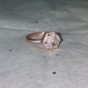 Henri Bendel Gold & Crystal ring! Size 7